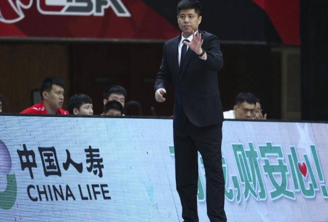 沙尔克客场逆转胜对手，士气大振取胜后的情绪高涨